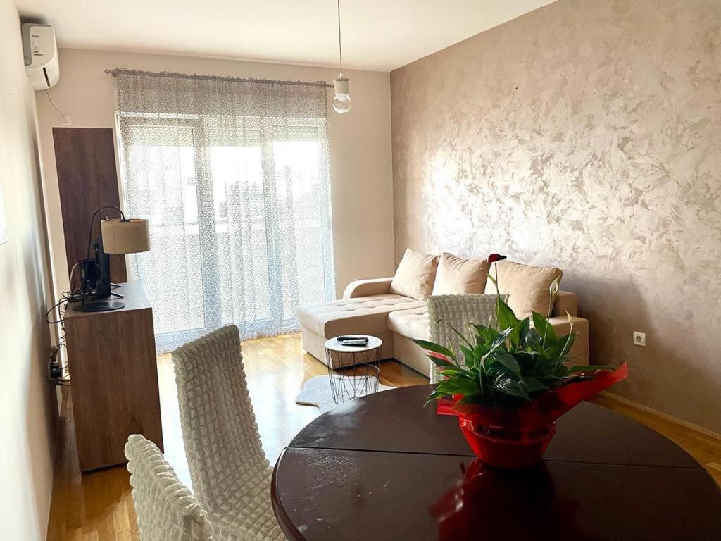 Naki Apartmani Podgorica Exterior foto